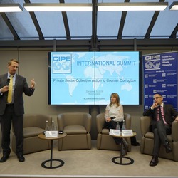 Участь співробітника УІЕСР  у міжнародному саміті